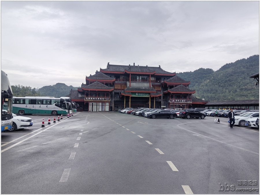 酉阳古城停车场