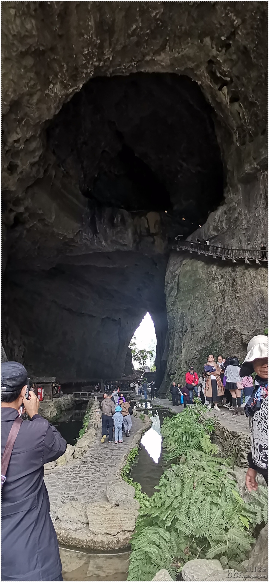 大酉洞洞中上面的观景台